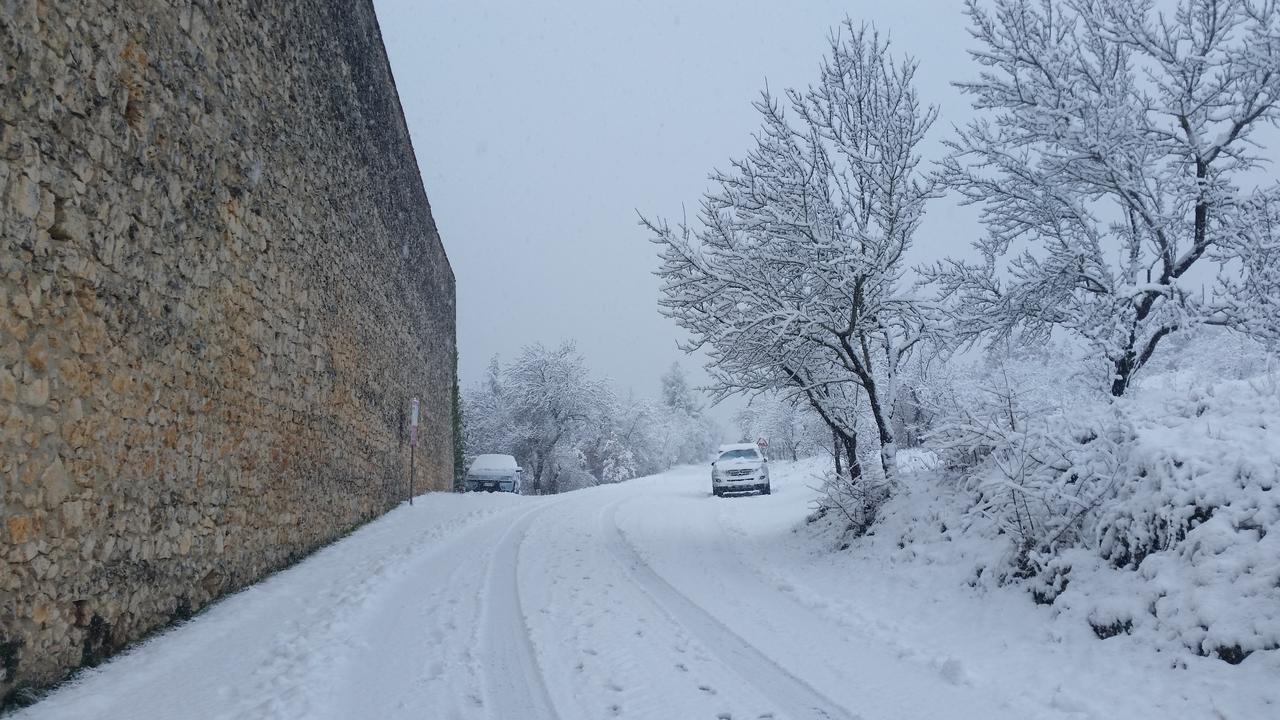Monastero Fortezza Di Santo Spirito Hotel Fossa Kültér fotó